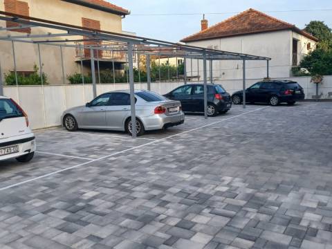 Zadar, kuća sa 10 apartmana