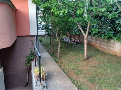 Zadar, kuća sa 10 apartmana
