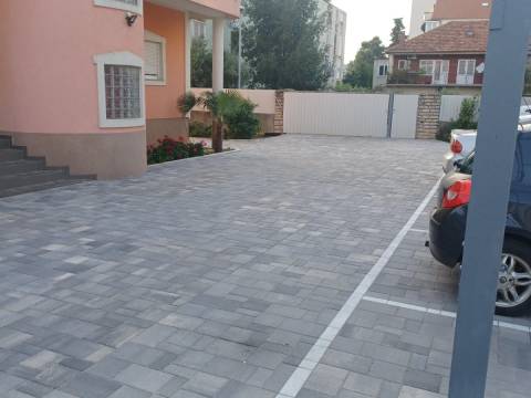Zadar, kuća sa 10 apartmana