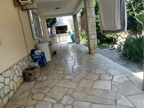 Krk-okolica, kuća 900 m  od mora