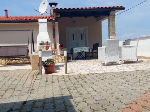 Krk-okolica, kuća 900 m  od mora