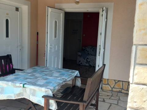 Krk-okolica, kuća 900 m  od mora