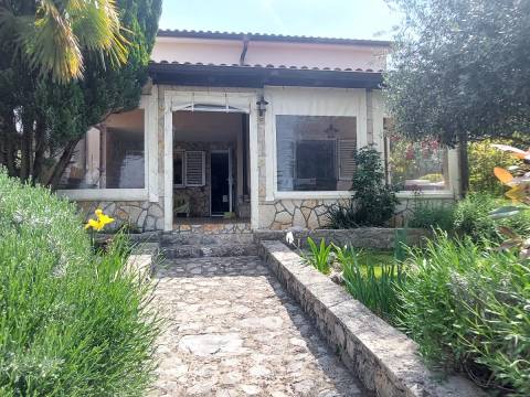 Krk-okolica, kuća 900 m  od mora