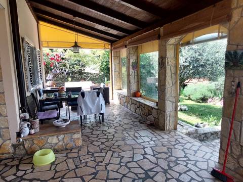 Krk-okolica, kuća 900 m  od mora