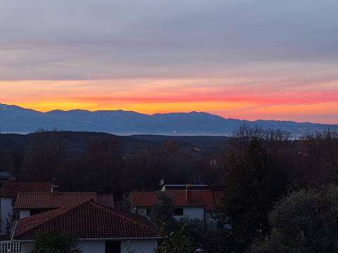 Krk-okolica, kuća 900 m  od mora