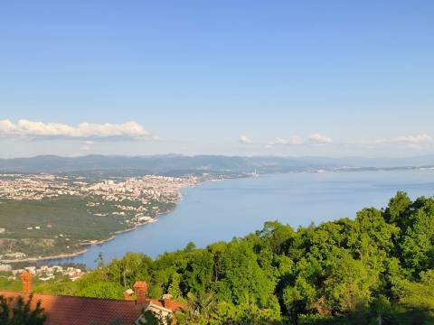 Bregi - prekrasna moderna kuća s bazenom