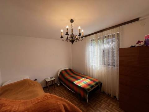 Vir, Kuća sa 2 stana i garažom 450m do mora