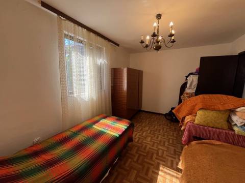 Vir, Kuća sa 2 stana i garažom 450m do mora