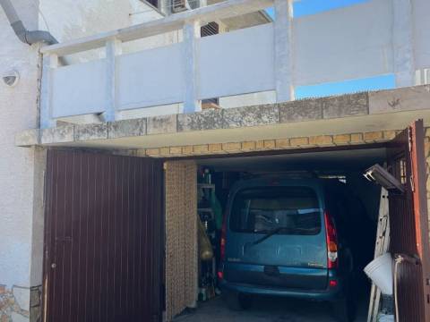 Vir, Kuća sa 2 stana i garažom 450m do mora