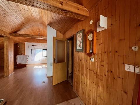 Vir, Kuća sa 2 stana i garažom 450m do mora