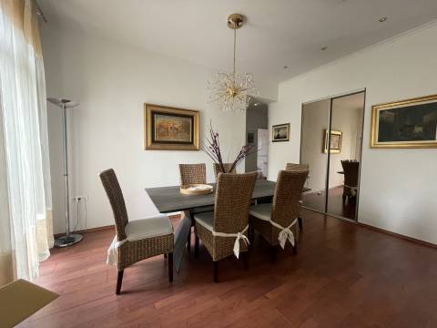 Opatija, u centru, etaža od 97 m2 na 1 katu, 2 balkona