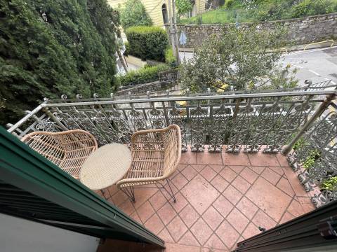 Opatija, u centru, etaža od 97 m2 na 1 katu, 2 balkona