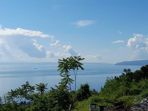 Ika-Oprić građevinsko zemljište 1321 m2 s građ. dozvolom