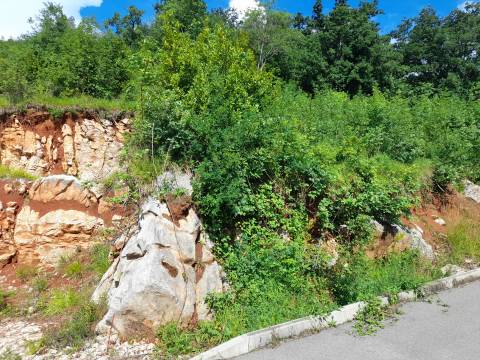 Ika-Oprić građevinsko zemljište 1321 m2 s građ. dozvolom