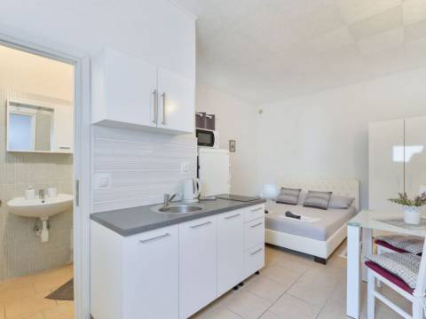 Vir, 170m do plaže TOP  Kuća 3 apartmana + studio