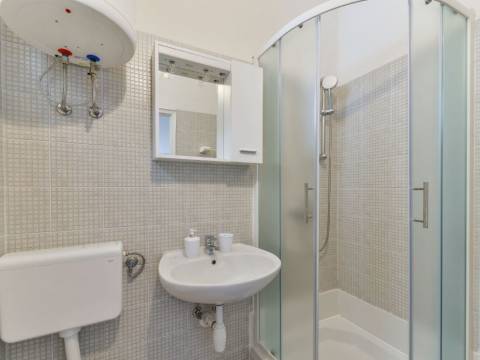 Vir, 170m do plaže TOP  Kuća 3 apartmana + studio