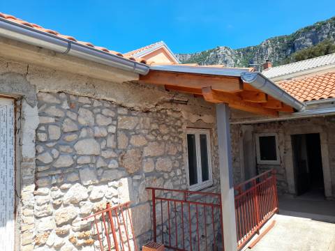 BRIBIR KAMENA KUĆA 215m2