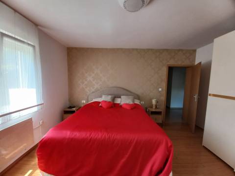 Matulji, blizina centra, 3s+db s okućnicom