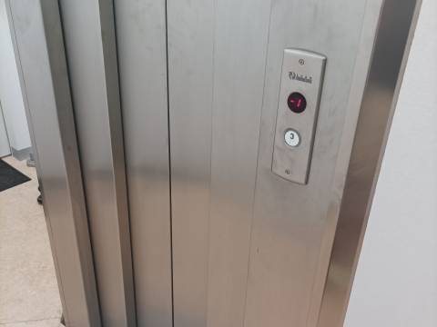 Novigrad, apartman 1S+DB u zgradi s liftom! 