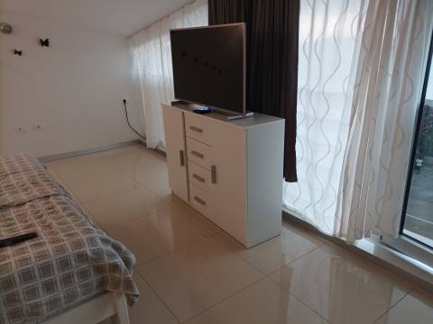Novigrad, apartman 1S+DB u zgradi s liftom! 