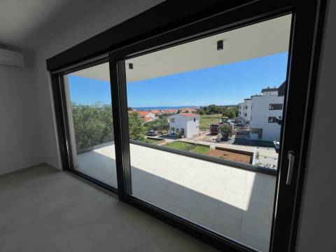 Vir, exclusive apartment 2nd floor + roof terrace near the beach
