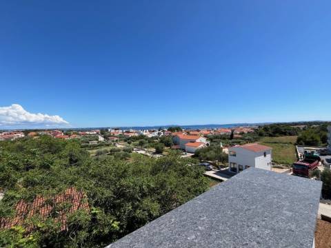 Vir, exclusive apartment 2nd floor + roof terrace near the beach