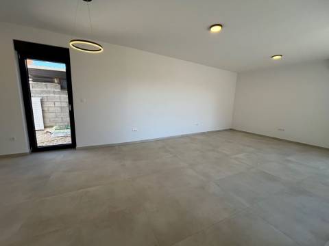 Vir, exclusive apartment 2nd floor + roof terrace near the beach