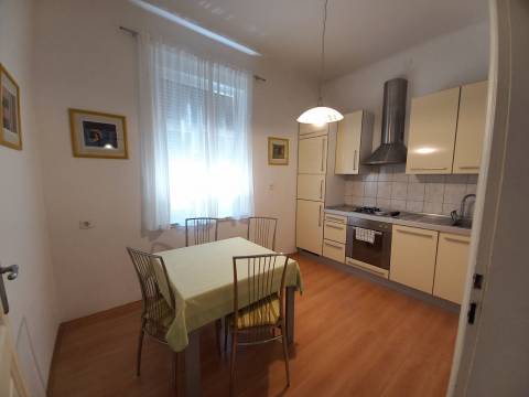 Lovran, centar, 1s+db s balkonom