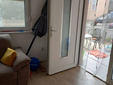 Vir, kuca sa dva apartmana na mirnoj lokaciji