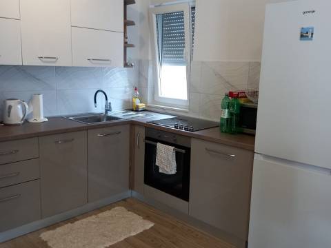 Vir, kuca sa dva apartmana na mirnoj lokaciji