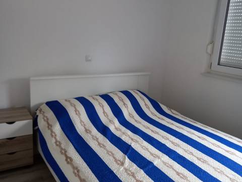 Vir, kuca sa dva apartmana na mirnoj lokaciji