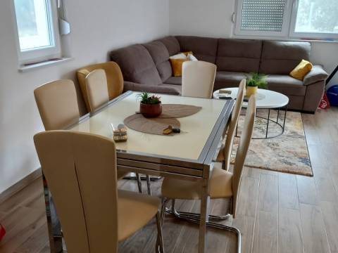 Vir, kuca sa dva apartmana na mirnoj lokaciji