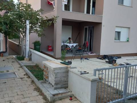 Vir, kuca sa dva apartmana na mirnoj lokaciji