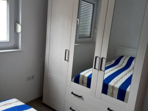 Vir, kuca sa dva apartmana na mirnoj lokaciji