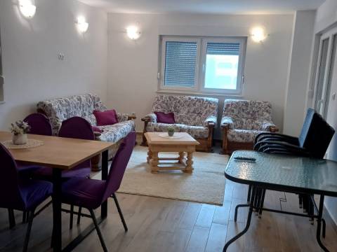 Vir, kuca sa dva apartmana na mirnoj lokaciji