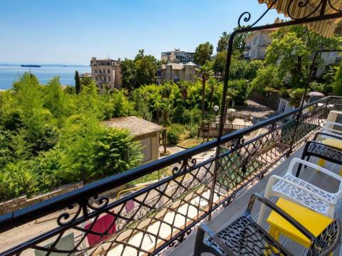 Opatija stan 3S+DB, 1.kat, 100 m2, 2.red od mora