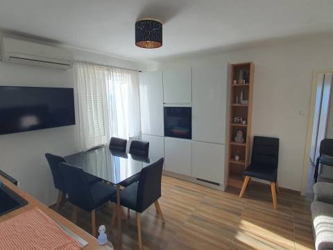 Klenovica - apartman na 1. katu s pogledom na more!