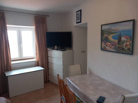GRIŽANE - KUĆA SA TRI STANA 