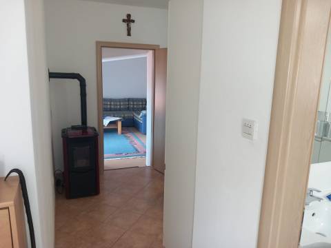GRIŽANE - KUĆA SA TRI STANA 