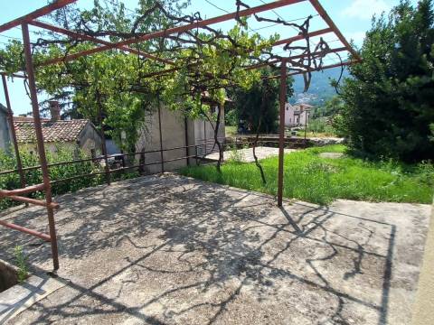 Matulji, Rukavac, samostojeća kuća s okućnicom i garažom