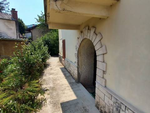 Matulji, Rukavac, samostojeća kuća s okućnicom i garažom