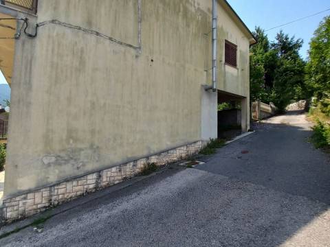Matulji, Rukavac, samostojeća kuća s okućnicom i garažom