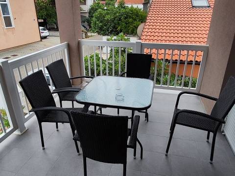 Vir, Kat kuće sa dvosobnim stanom, 350m do mora