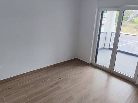 Vir,Nova zgrada sa četiri apartmana,400m do mora