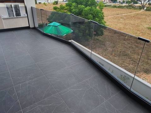 Vir,Nova zgrada sa četiri apartmana,400m do mora