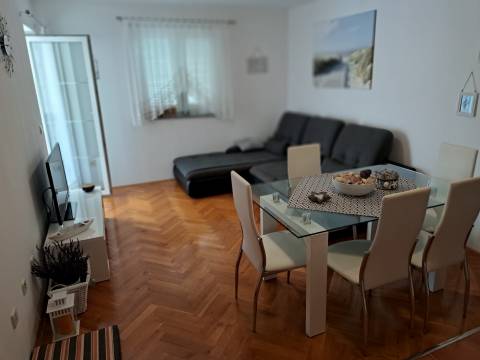 Poreč, stan 1S+DB s pogledom na more!