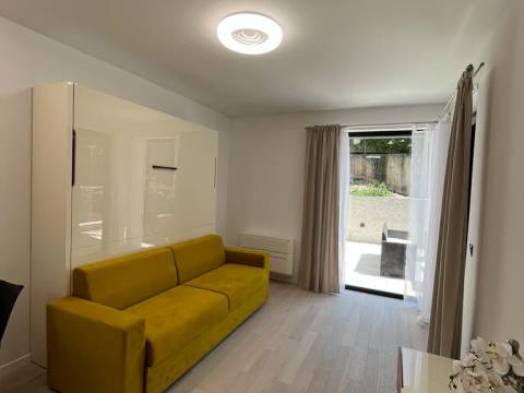 Opatija, novi stan sa bazenom 100m od mora