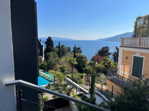 Opatija, novi stan sa bazenom 100m od mora