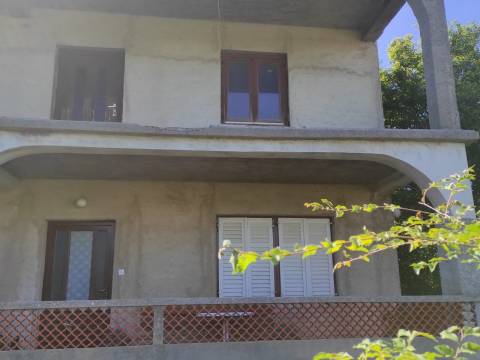 Rab, Kampor obiteljska kuća sa 500m2 građevinskog zemljišta