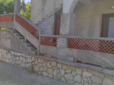 Rab, Kampor obiteljska kuća sa 500m2 građevinskog zemljišta